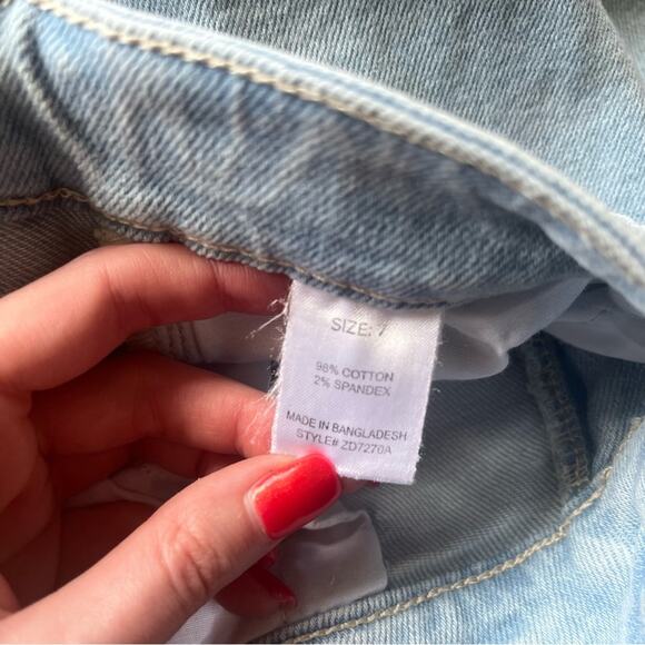 Fashion NOVA Light Wash Distressed Jean Jeggings Size 7 - Picture 5 of 13